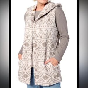 Koolaburra by UGG Grey and White Sherpa Hooded Vest in Dove Geo XS